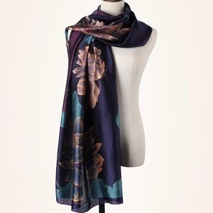 ❤️❤️❤️ Elegant Floral Silky Scarf in Icy Blue ❤️❤️❤️